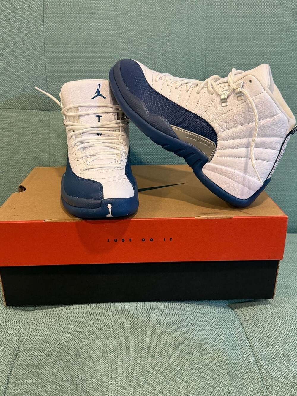 Jordan MENS Air Jordan 12 "French Blue" CT8013 114 size 8